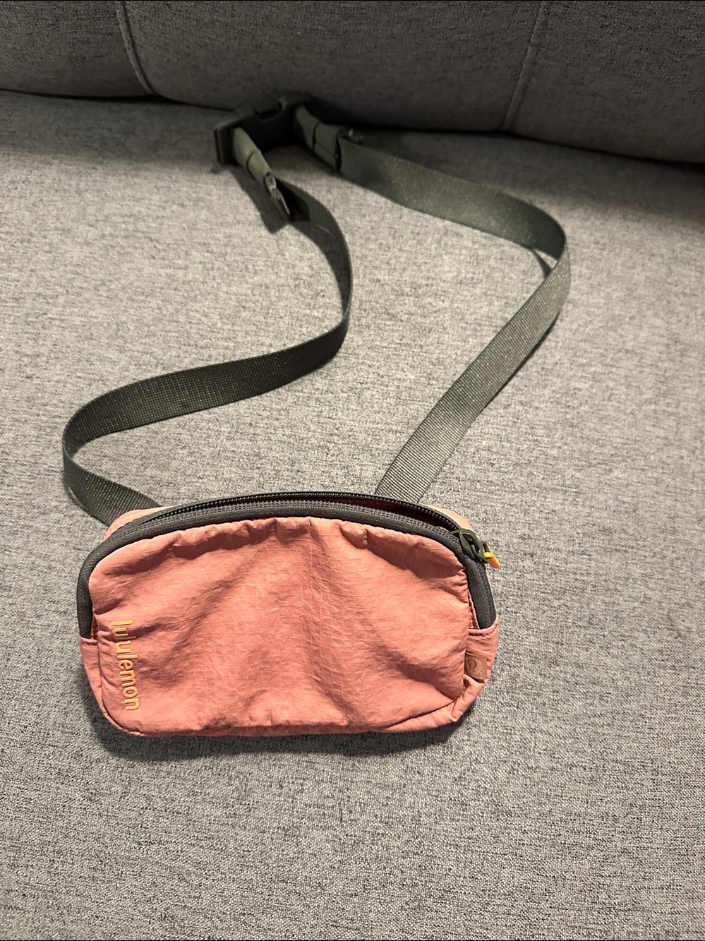 Lululemon Mini Belt Bag - Brier Rose - Picture 5 of 7